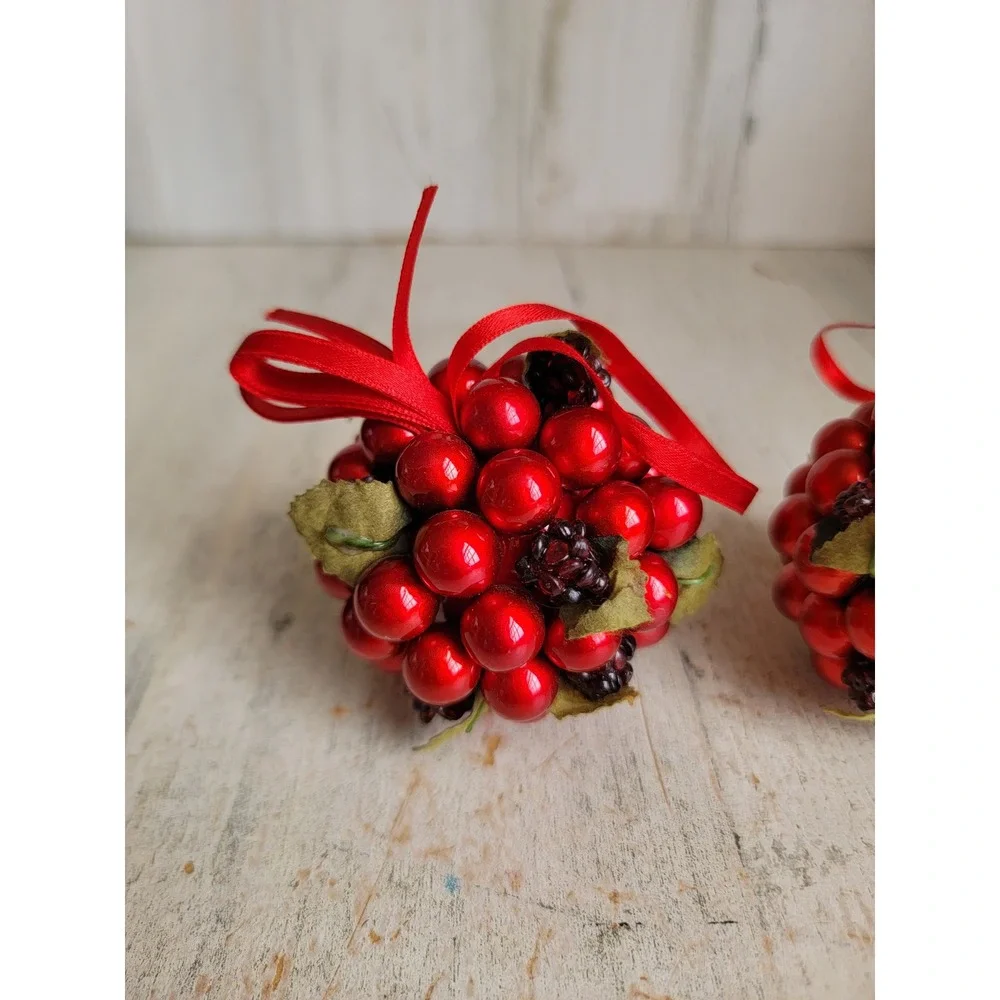 Vintage holly cranberry ball berry ornament Xmas set mistletoe home